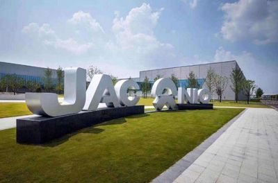 新旧势力联手，新造车势力抱团传统车企大腿管用吗？